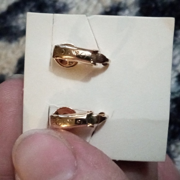 Avon earrings - Picture 2 of 2